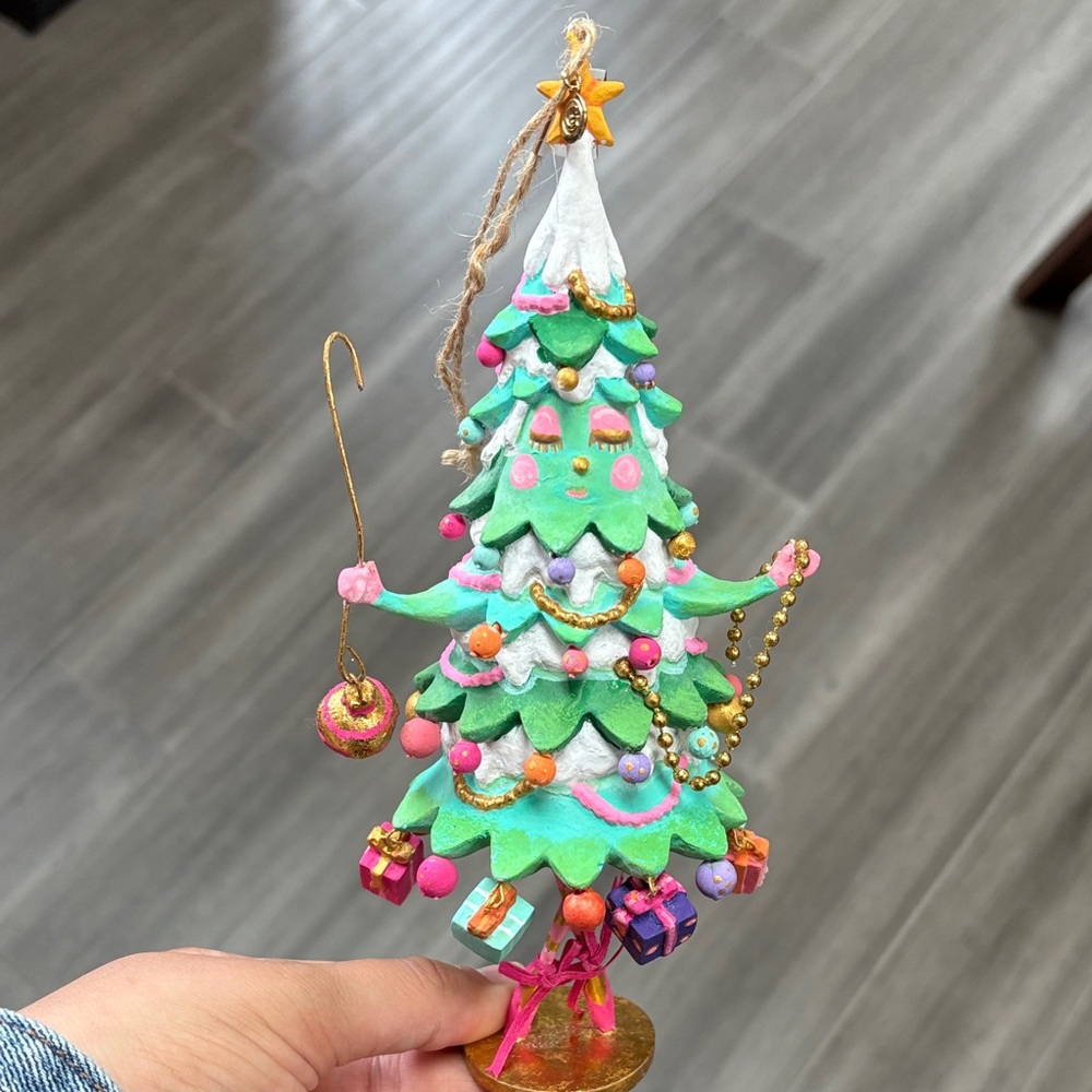 Pinesy on point ornament - Glitterville